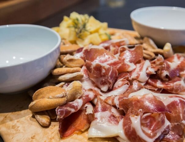 tapas-tour-2-1024x683-min
